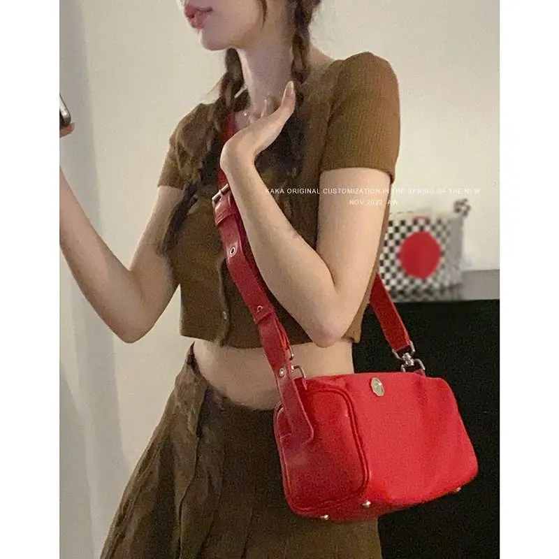 JIAERDI Vintage Red Messenger Bag Women Retro Leather Chic Pillow Casual Crossbody Bags Female Harajuku Aesthetic Shoulder Bags
JIAERDI Vintage Red Messenger Bag Women Retro Leather Chic Pillow Casual Crossbody Bags Female Harajuku Aesthetic Shoulder Bags