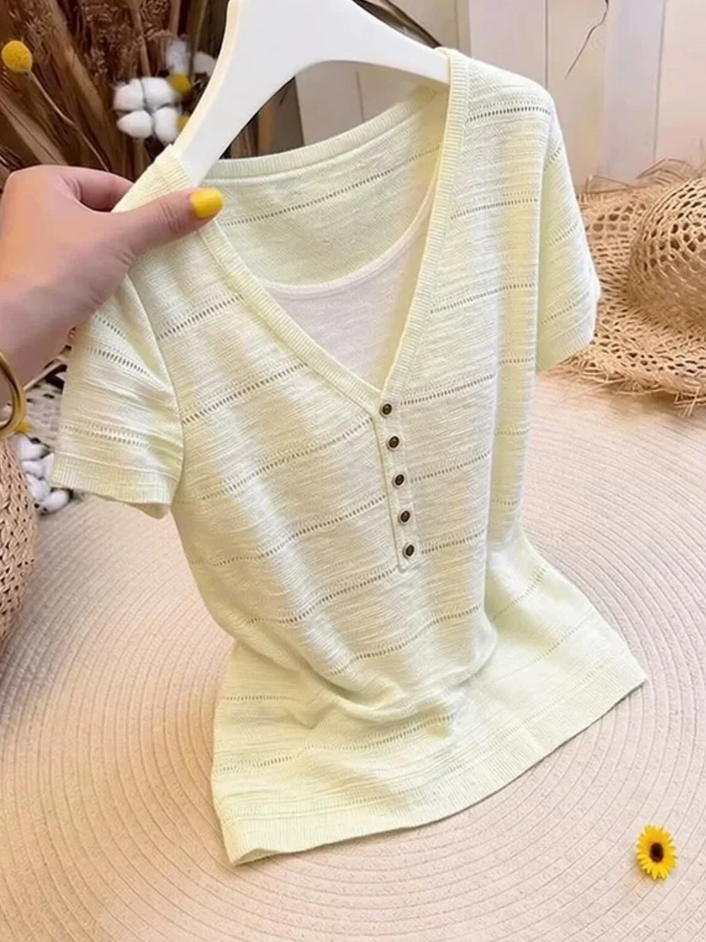 Summer Ice Silk Knitted Top Women's Lightweight Short Sleeve Pure Color Fashion Elegant Anti-Aging Straight Cut Korean Style
Summer Ice Silk Knitted Top Women's Lightweight Short Sleeve Pure Color Fashion Elegant Anti-Aging Straight Cut Korean Style