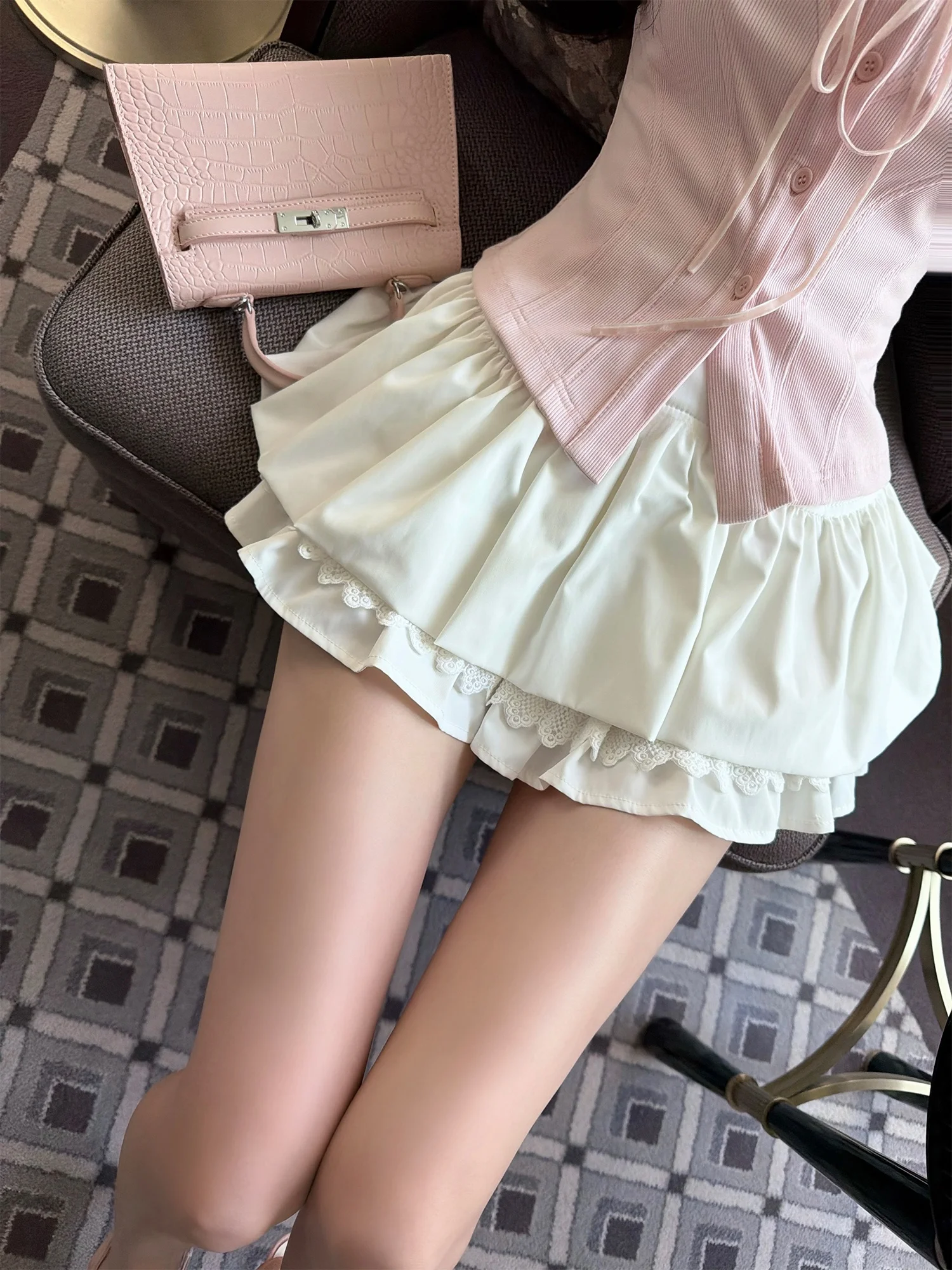LADIES FIRST High Waist A-Line Skirt with Lace Hem Sweet Style Double Layered Short Skirt for Women Casual Commute
LADIES FIRST High Waist A-Line Skirt with Lace Hem Sweet Style Double Layered Short Skirt for Women Casual Commute