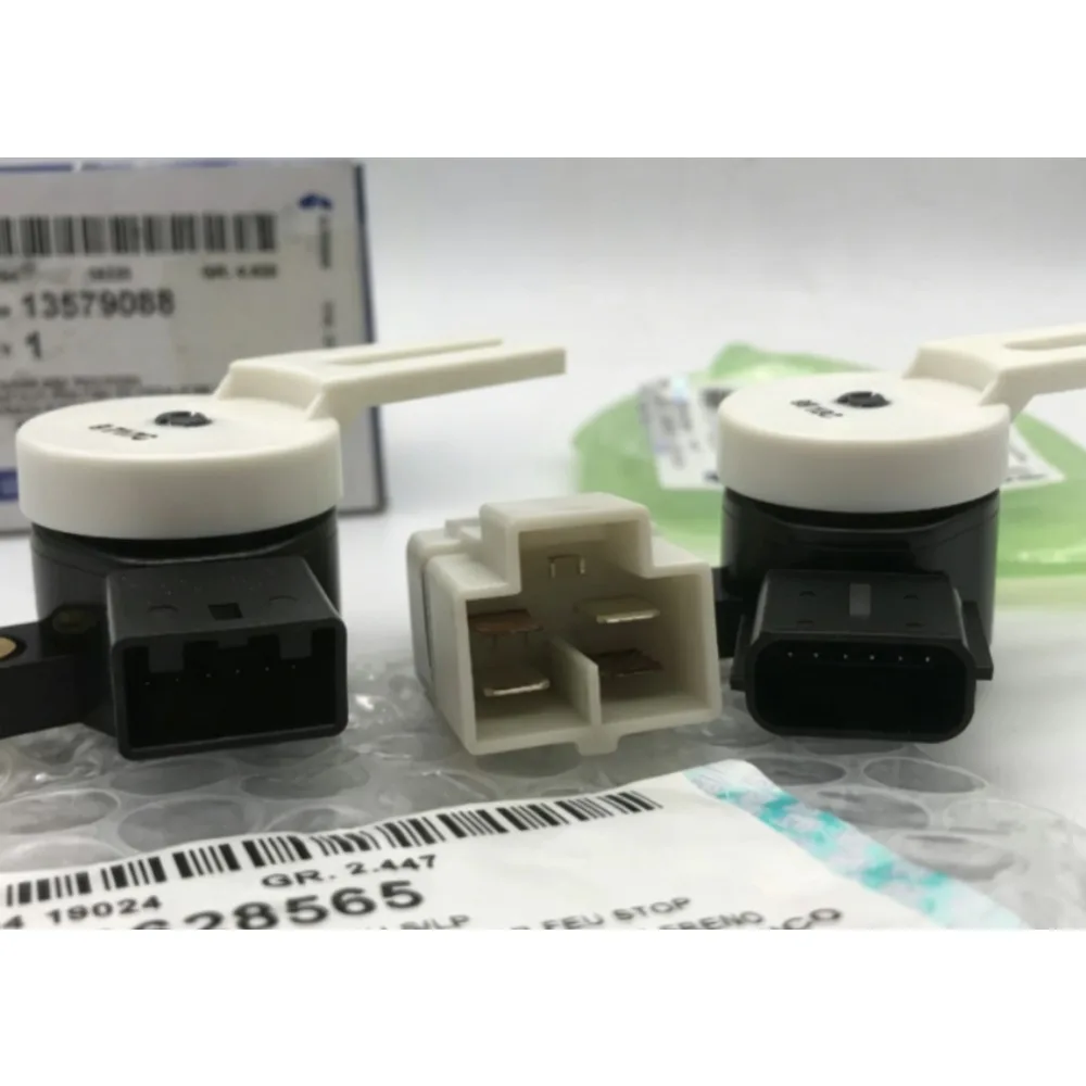 Brake Light Switch Clutch Pedal Genuine for Chevrolet Captiva for Opel Antara 2008 2009 2010 2011 2012 2013- 2017 13579088
Brake Light Switch Clutch Pedal Genuine for Chevrolet Captiva for Opel Antara 2008 2009 2010 2011 2012 2013- 2017 13579088
