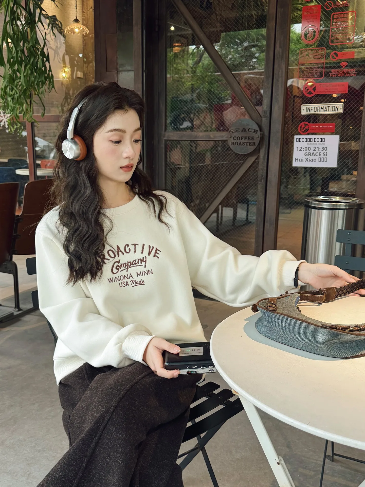 Korean Sle Fce Lined Hoodie Sweatirt round Ne Overhead Letter Embroidery Loose Fit Women's Casual Faion Top
Korean Sle Fce Lined Hoodie Sweatirt round Ne Overhead Letter Embroidery Loose Fit Women's Casual Faion Top
