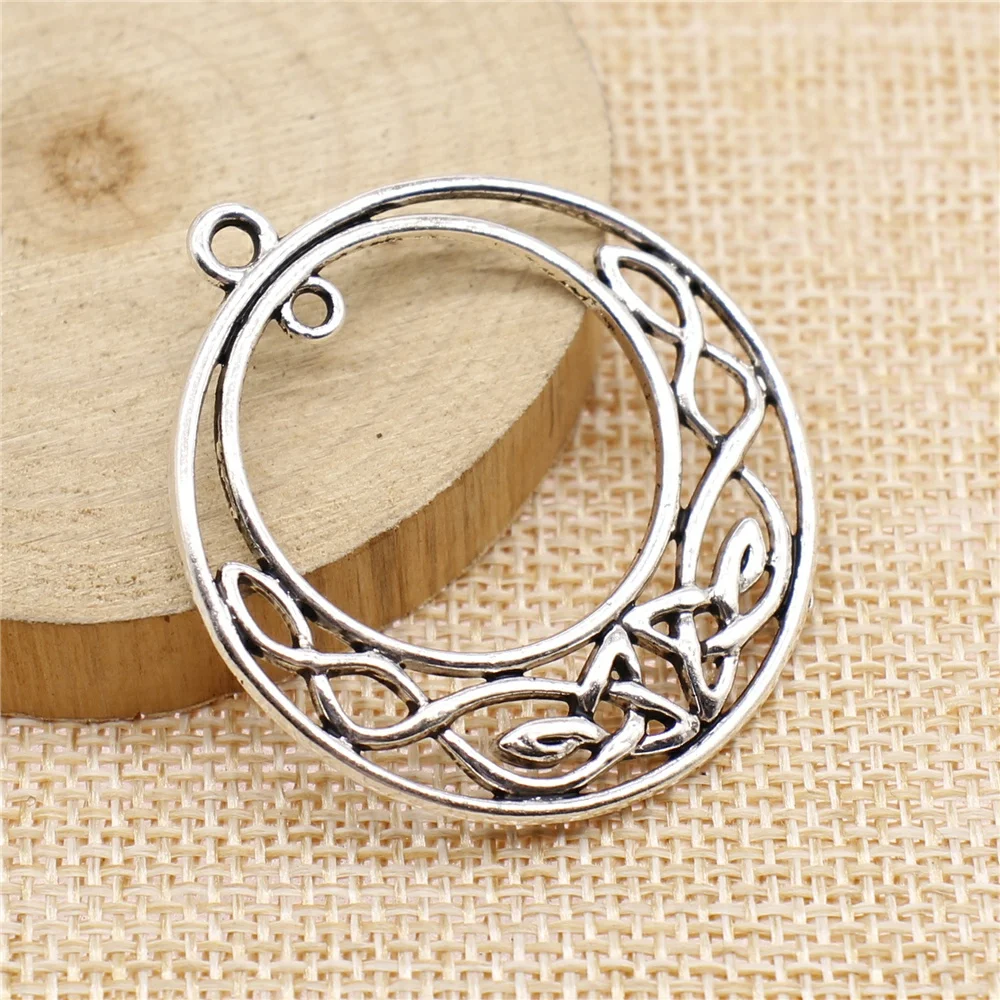 40pcs Jewelry Making DIY Handmade Craft Charms Wholesale Antique Silver Color 39x44mm Triquetraknot Pendant
40pcs Jewelry Making DIY Handmade Craft Charms Wholesale Antique Silver Color 39x44mm Triquetraknot Pendant