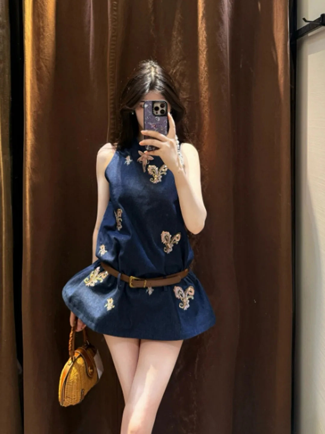 Retro Gentle Style Two-Piece Set Vest Top Shorts Outfit Elegant Complete OOTD Summer 2026 Women's Fashion Comfortable Cotton
Retro Gentle Style Two-Piece Set Vest Top Shorts Outfit Elegant Complete OOTD Summer 2026 Women's Fashion Comfortable Cotton