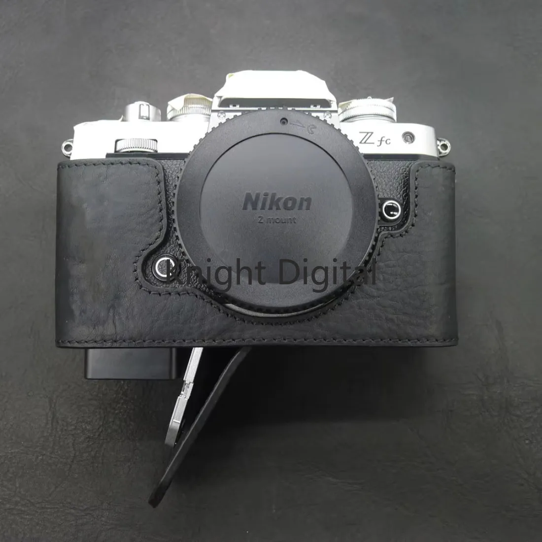 Genuine Leather Camera Half Case Base Body For Nikon Z-fc Camera Bag Handmade Nikon Zfc ZFC Z-fc(NOT forNikon ZF)
Genuine Leather Camera Half Case Base Body For Nikon Z-fc Camera Bag Handmade Nikon Zfc ZFC Z-fc(NOT forNikon ZF)