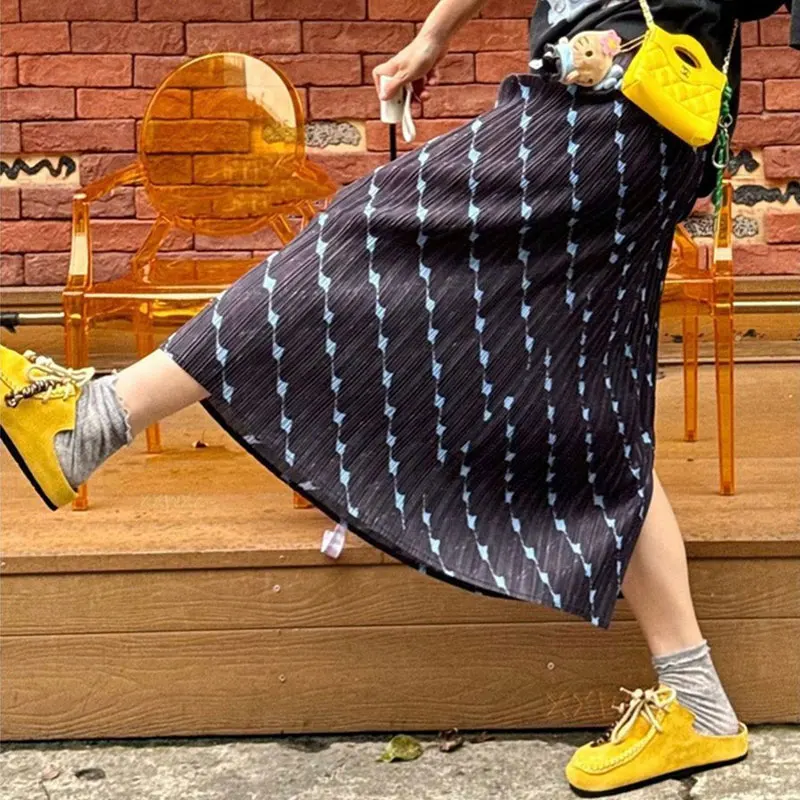 Vintage Korean Printed Casual Long Skirts Female Clothing Elegant A-Line Spring Summer New High Waist Basic Folds Fashion Skirts
Vintage Korean Printed Casual Long Skirts Female Clothing Elegant A-Line Spring Summer New High Waist Basic Folds Fashion Skirts