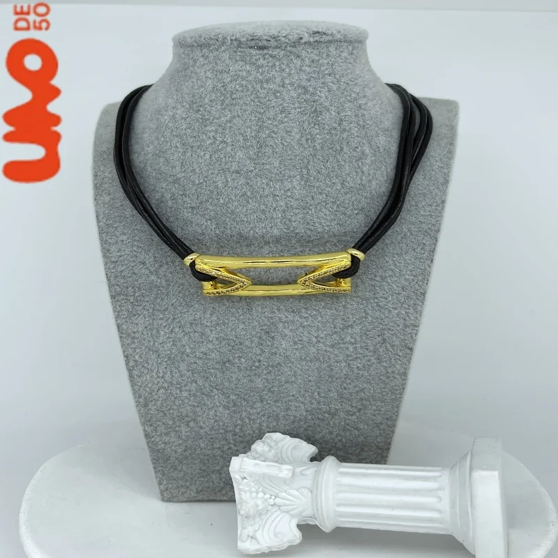 2025 Best Selling Exquisite High Quality UNO DE 50 Fashion Classic 925 Necklace Jewelry Daily Collocation Holiday Romantic Gifts
2025 Best Selling Exquisite High Quality UNO DE 50 Fashion Classic 925 Necklace Jewelry Daily Collocation Holiday Romantic Gifts