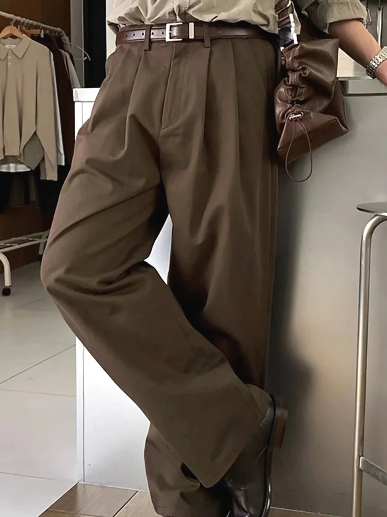 Мужские брюки в американском ретро-стиле, свободного прямого кроя, с двойными складками, на пуговицах, повседневные, прямые брюки
Мужские брюки в американском ретро-стиле, свободного прямого кроя, с двойными складками, на пуговицах, повседневные, прямые брюки