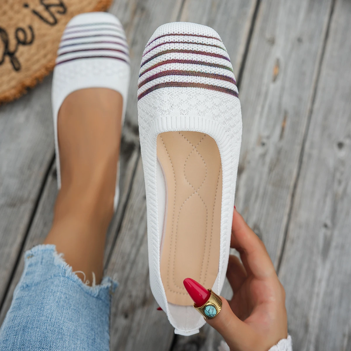 Женские туфли на плоской подошве с квадратным носком, женские однотонные туфли без шнуровки, повседневные дышащие женские лоферы, удобная обувь, размер 36-43
Женские туфли на плоской подошве с квадратным носком, женские однотонные туфли без шнуровки, повседневные дышащие женские лоферы, удобная обувь, размер 36-43