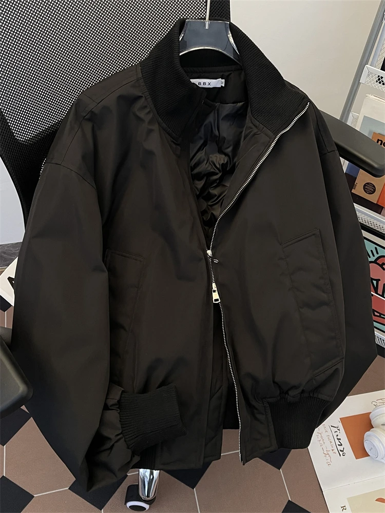 Cleanfit Cotton Pilot Jacket Short American Style Winter Coat for Men in Dark Blue Loose Fit Warm Thickened Youth Fashion
Cleanfit Cotton Pilot Jacket Short American Style Winter Coat for Men in Dark Blue Loose Fit Warm Thickened Youth Fashion
