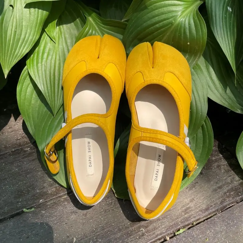 Yellow Black Red Split Toe Tabi Ballet Flats Suede Leather Retro Tabi Flats Split Toe Ballerina Vintage Women Mary Jane Shoes
Yellow Black Red Split Toe Tabi Ballet Flats Suede Leather Retro Tabi Flats Split Toe Ballerina Vintage Women Mary Jane Shoes
