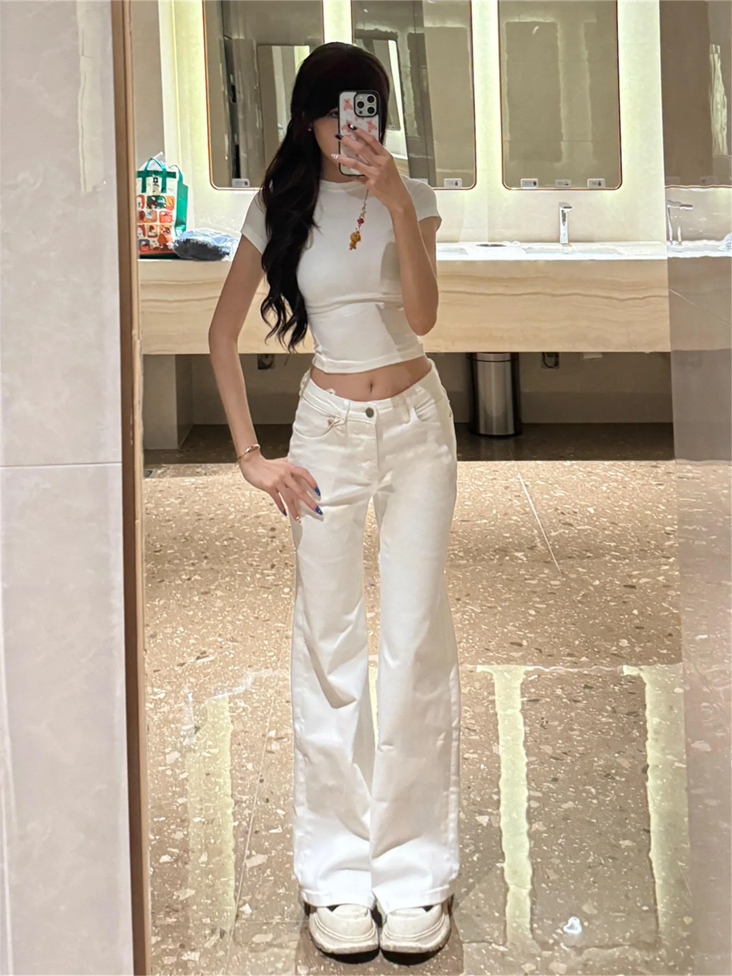 Extended Length Low Waist Bell Bottom Denim Jeans Women Summer Loose Slimming Washed Versatile Chic Floor Length Pants
Extended Length Low Waist Bell Bottom Denim Jeans Women Summer Loose Slimming Washed Versatile Chic Floor Length Pants