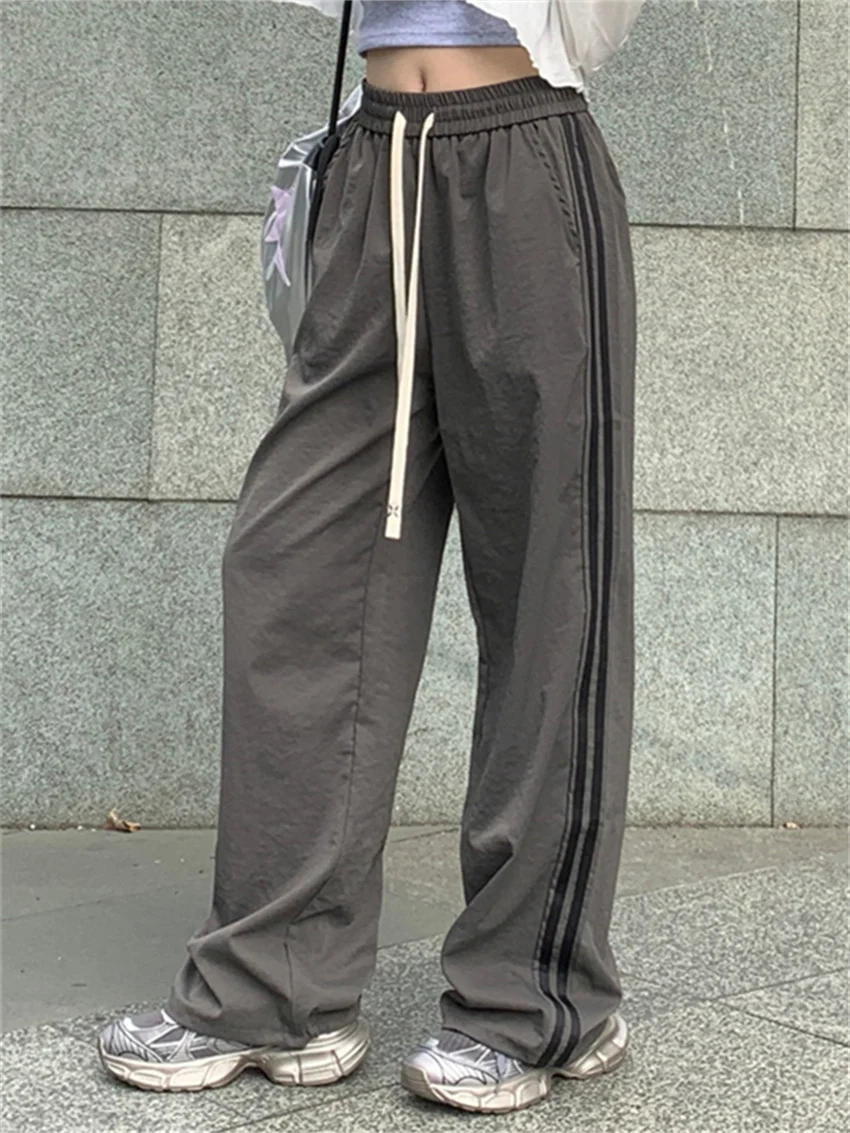 PLAMTEE Casual Sports Women Pants Loose Daily 2024 High Street New Spring Daily All Match High Street OL Vintage Wide Leg
PLAMTEE Casual Sports Women Pants Loose Daily 2024 High Street New Spring Daily All Match High Street OL Vintage Wide Leg