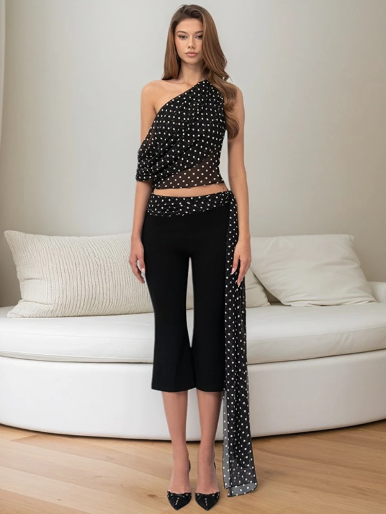 Woman Clothes Diagonal Collar Polka Dot Tops and Calf-length Pants Suit 2025 Summer Lady Bandage Shorts 2 Pieces Set High Street
Woman Clothes Diagonal Collar Polka Dot Tops and Calf-length Pants Suit 2025 Summer Lady Bandage Shorts 2 Pieces Set High Street