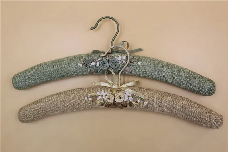 Высококачественная роскошная ткань, ручная работа, вышитая в китайском стиле, нескользящая многофункциональная витрина для одежды, шкаф для хранения в отеле
Высококачественная роскошная ткань, ручная работа, вышитая в китайском стиле, нескользящая многофункциональная витрина для одежды, шкаф для хранения в отеле