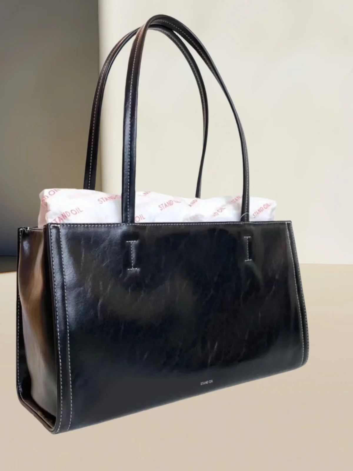 Large Capaci Tote Bag Underarm Handbag Fashionable Trendy Magnetic Buckle Closure PU Leather Ladies Shoulder Bag for Daily Use
Large Capaci Tote Bag Underarm Handbag Fashionable Trendy Magnetic Buckle Closure PU Leather Ladies Shoulder Bag for Daily Use