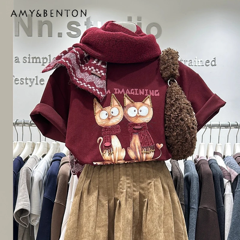 Утолщенная матовая футболка с короткими рукавами для женщин, зима 202, модные молодежные футболки с короткими рукавами и тяжелыми бусинами с рисунком кота
Утолщенная матовая футболка с короткими рукавами для женщин, зима 202, модные молодежные футболки с короткими рукавами и тяжелыми бусинами с рисунком кота