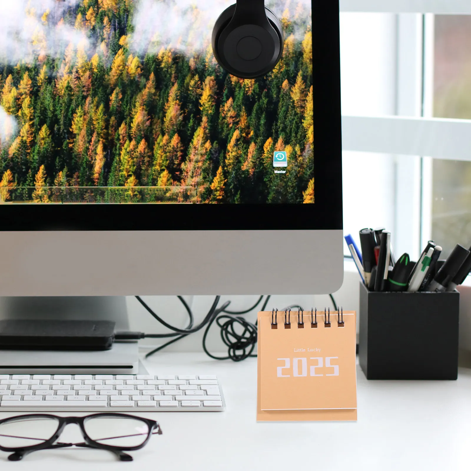 Adorable Mini Desk Calendar 2025 Small Standing Flip Office Desktop Decor Daily Planner Calendar Desk Ornaments
Adorable Mini Desk Calendar 2025 Small Standing Flip Office Desktop Decor Daily Planner Calendar Desk Ornaments