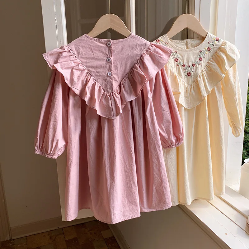 Fall 2025 New French Style Girls Dress with Ruffle Collar And Embroidered Flowers Sweet Long Sleeve Children's Skirt
Fall 2025 New French Style Girls Dress with Ruffle Collar And Embroidered Flowers Sweet Long Sleeve Children's Skirt