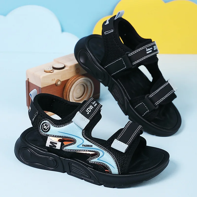 New soft soled breathable casual sandals for boys in summer,anti slip and wear-resistant,fashionable beach sandals for teenagers
New soft soled breathable casual sandals for boys in summer,anti slip and wear-resistant,fashionable beach sandals for teenagers