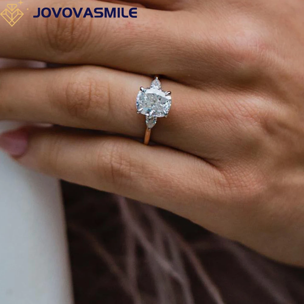 JOVOVASMILE Moissanite Diamond Engagement Ring 18k Gold 3 Carat Center Cushion Shape 8.5x7.5mm With Two Petite Pear Side Stones
JOVOVASMILE Moissanite Diamond Engagement Ring 18k Gold 3 Carat Center Cushion Shape 8.5x7.5mm With Two Petite Pear Side Stones