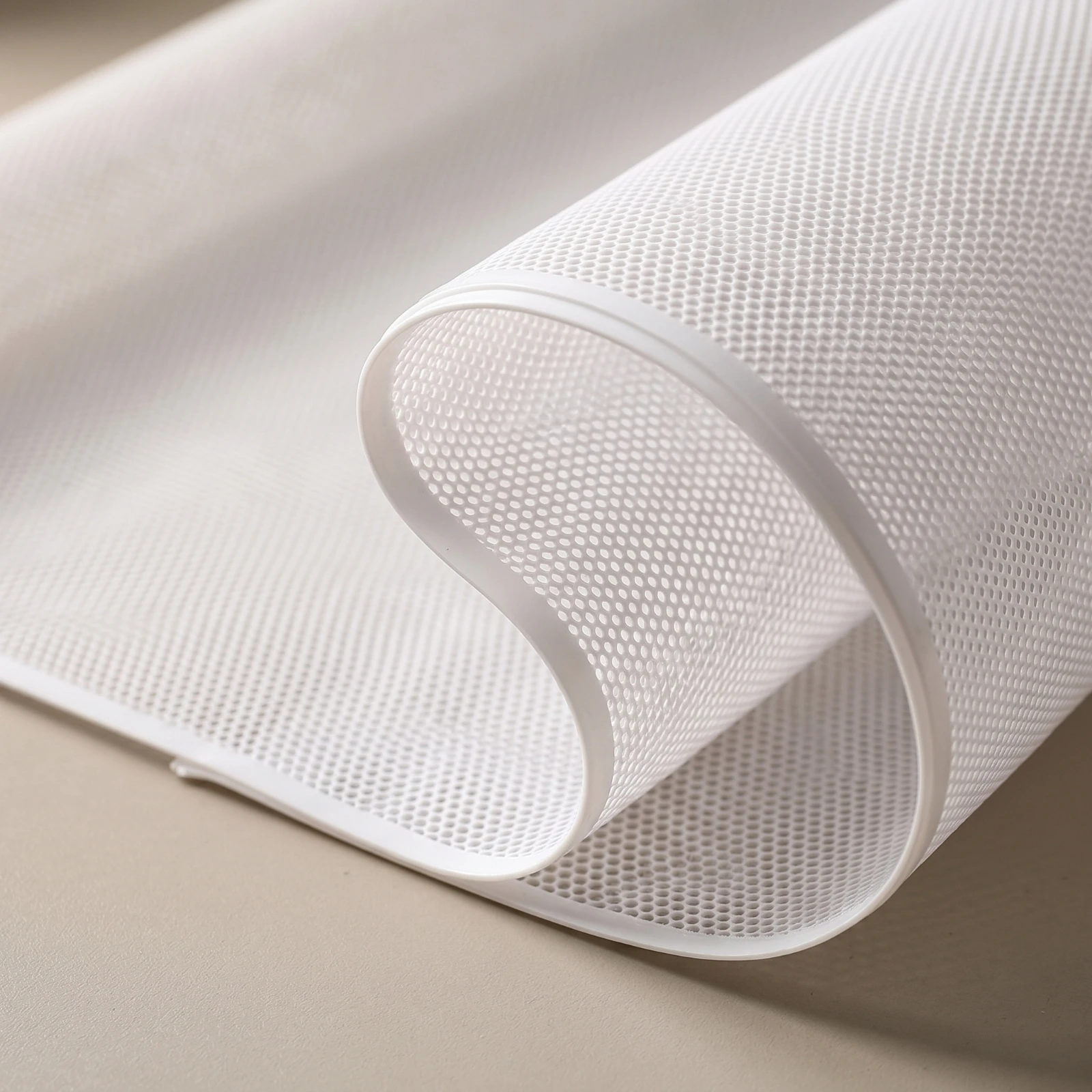 Grille Mesh Roll Corrosion-Resistant Dustproof Mesh Filter Cover Dust Filter Roll Multifunctional Flexible for DIYers
Grille Mesh Roll Corrosion-Resistant Dustproof Mesh Filter Cover Dust Filter Roll Multifunctional Flexible for DIYers