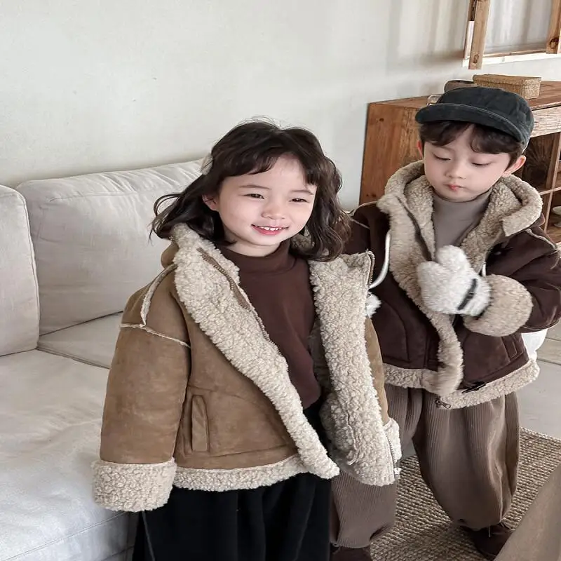 Утепленная демисезонная куртка для детей, однотонная, с круглым вырезом, удобная, для детей до 8 лет, модная
Утепленная демисезонная куртка для детей, однотонная, с круглым вырезом, удобная, для детей до 8 лет, модная