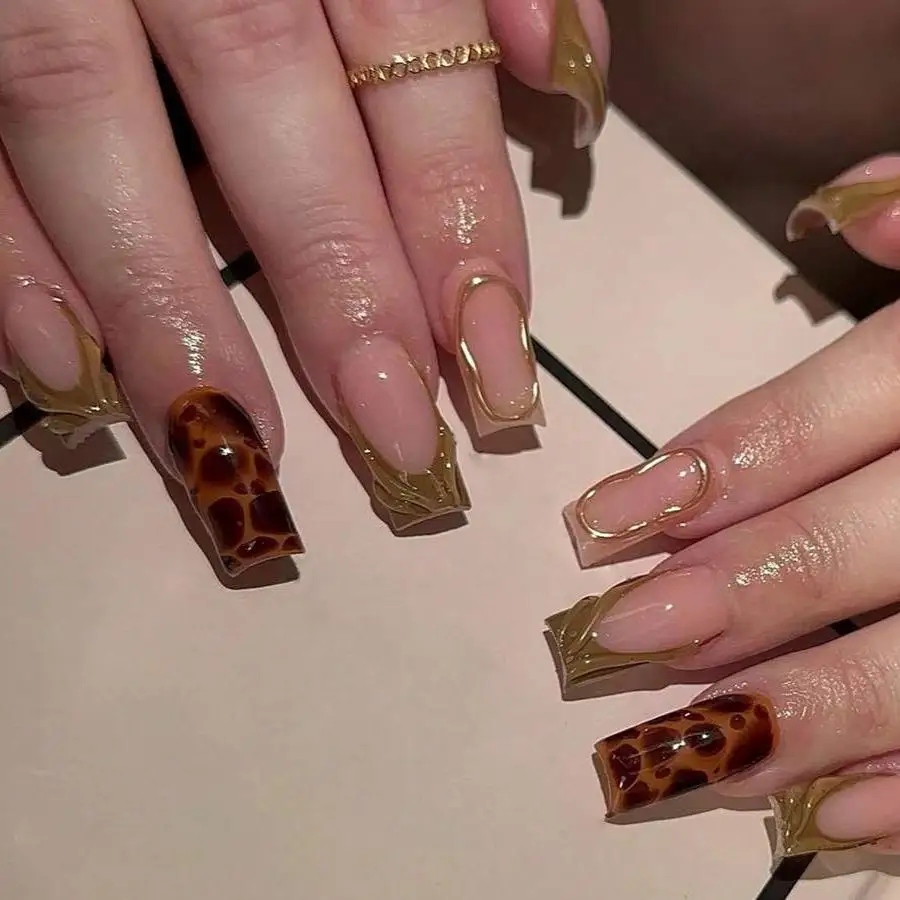 24pcs Medium-Length Square Press-On Nails Brown-Green Leopard Print French Full-Coverage Nail Tips Gold-Edged Artificial Nail
24pcs Medium-Length Square Press-On Nails Brown-Green Leopard Print French Full-Coverage Nail Tips Gold-Edged Artificial Nail