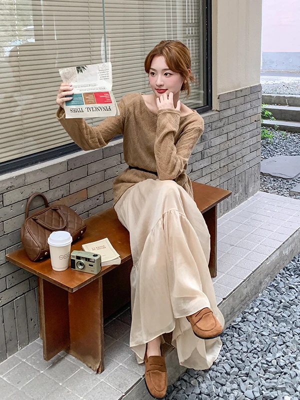 Женский вязаный комплект из топа и юбки: шикарный повседневный костюм-двойка с завышенной талией для весны и осени
Женский вязаный комплект из топа и юбки: шикарный повседневный костюм-двойка с завышенной талией для весны и осени