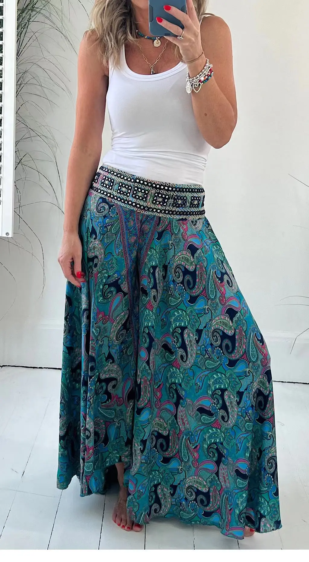 2024 Women's Spring and Summer New European Loose Large Hem Casual Vacation Half-body Skirt Female Clothes Evening Half Dresses
2024 Women's Spring and Summer New European Loose Large Hem Casual Vacation Half-body Skirt Female Clothes Evening Half Dresses