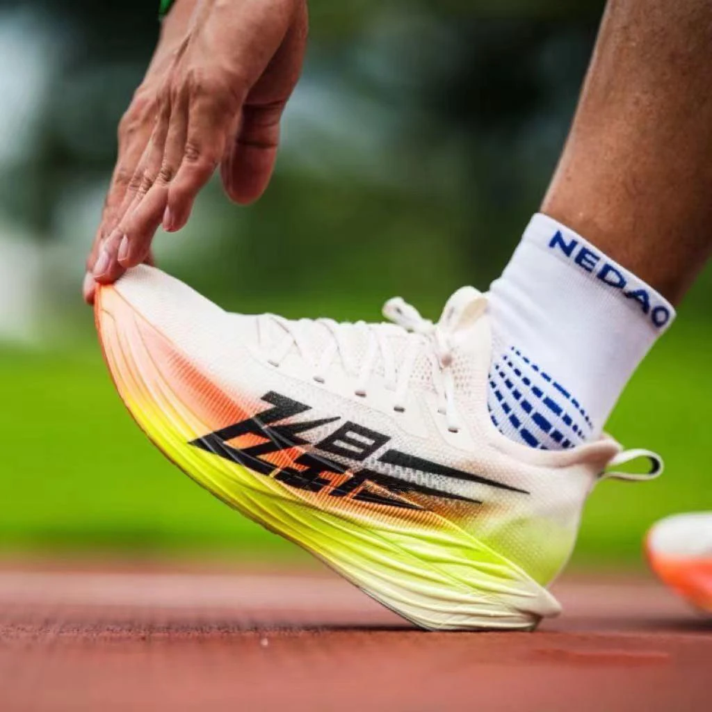 2025 New Sports Running Shoes Comfortable, Versatile, Stylish and Durable Carbon Plate Running Shoes Unisex Sports Footwear
2025 New Sports Running Shoes Comfortable, Versatile, Stylish and Durable Carbon Plate Running Shoes Unisex Sports Footwear