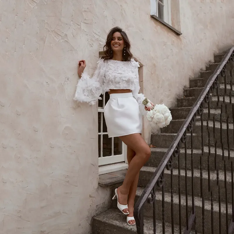 Boho Mini 2 Piece Wedding Dress Sexy Open Back O-Neck Bride Dress Beach Long Sleeves Pleat 3D Flower Lace Satin Gowns Customized
Boho Mini 2 Piece Wedding Dress Sexy Open Back O-Neck Bride Dress Beach Long Sleeves Pleat 3D Flower Lace Satin Gowns Customized