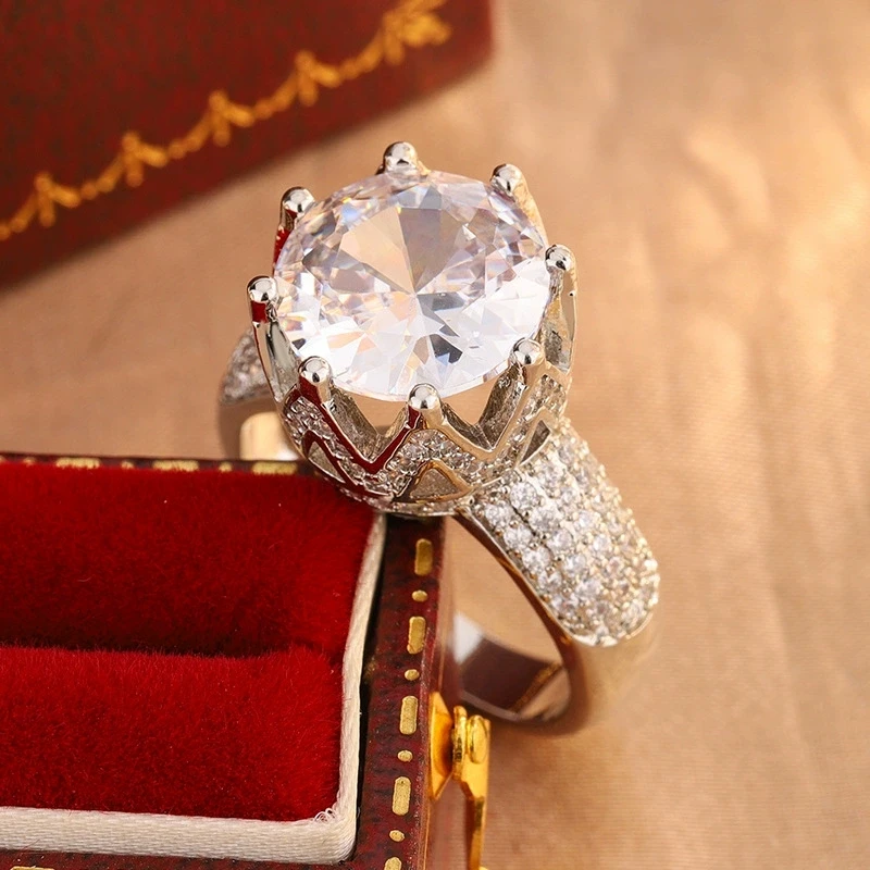 Super Big 5A Zircon Bride Wedding Crown Ring for Women Engagement 925 Sterling Silver Jewelry Band Eternity Gift Designer
Super Big 5A Zircon Bride Wedding Crown Ring for Women Engagement 925 Sterling Silver Jewelry Band Eternity Gift Designer