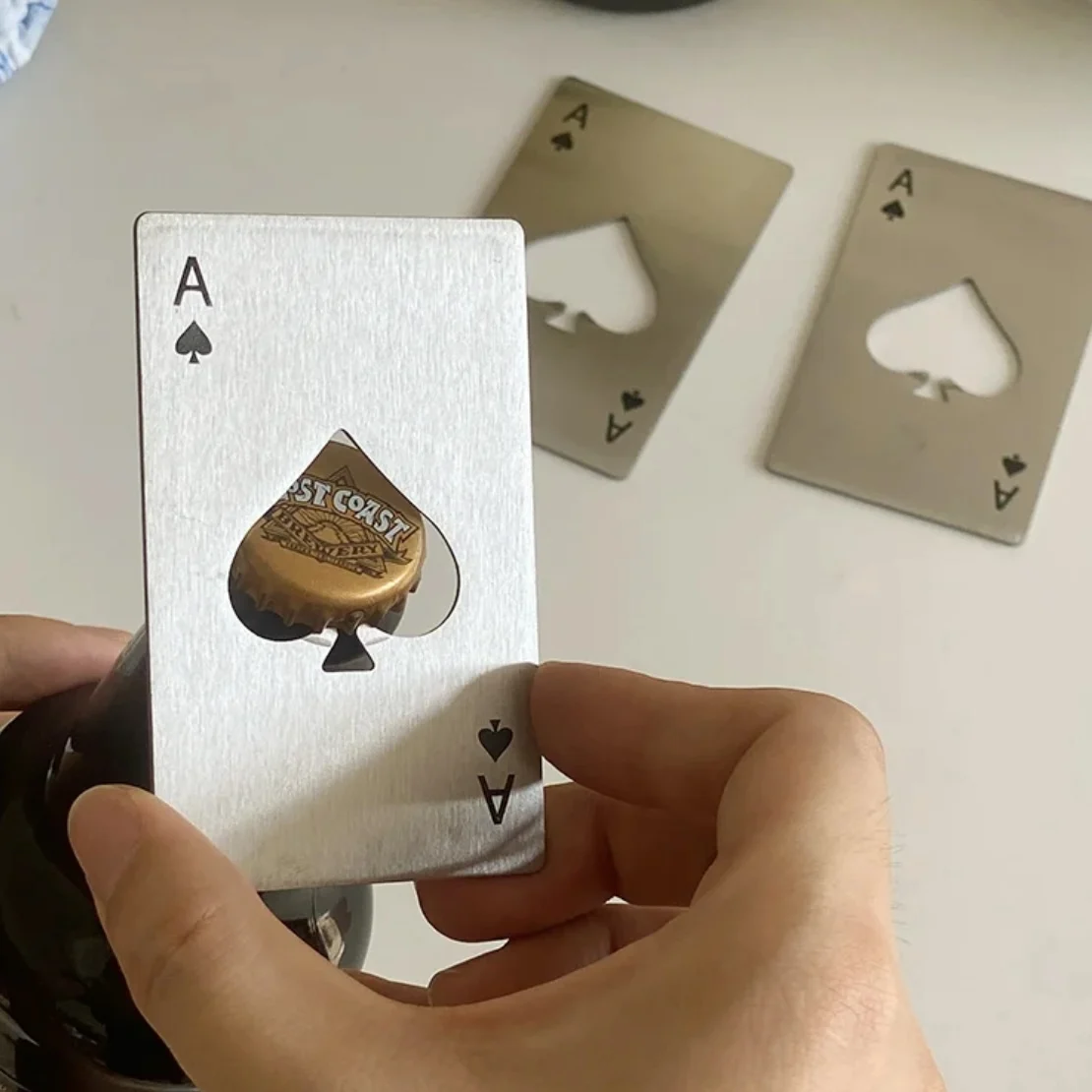 Beer opener Creative stainless steel playing cards personality metal bottle opener household portable tools
Beer opener Creative stainless steel playing cards personality metal bottle opener household portable tools