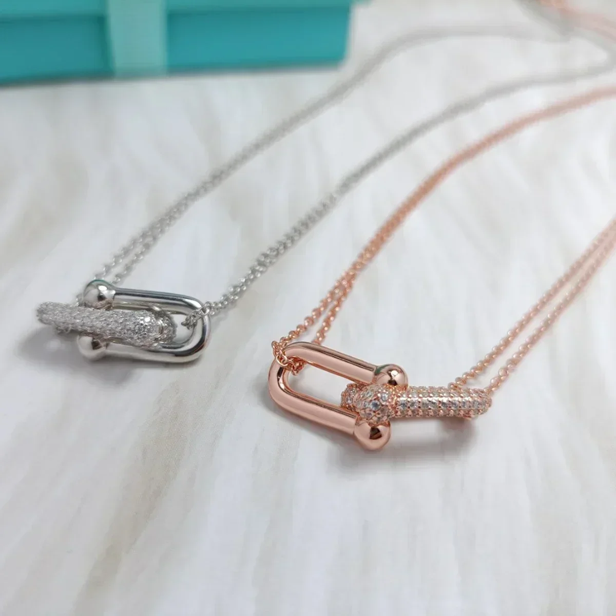 S925 Silver TFNY U-Shaped Horseshoe Pendant Necklace Diamond-Free & Pavé Diamonds Gift-Suitable Fashion Jewelry
S925 Silver TFNY U-Shaped Horseshoe Pendant Necklace Diamond-Free & Pavé Diamonds Gift-Suitable Fashion Jewelry