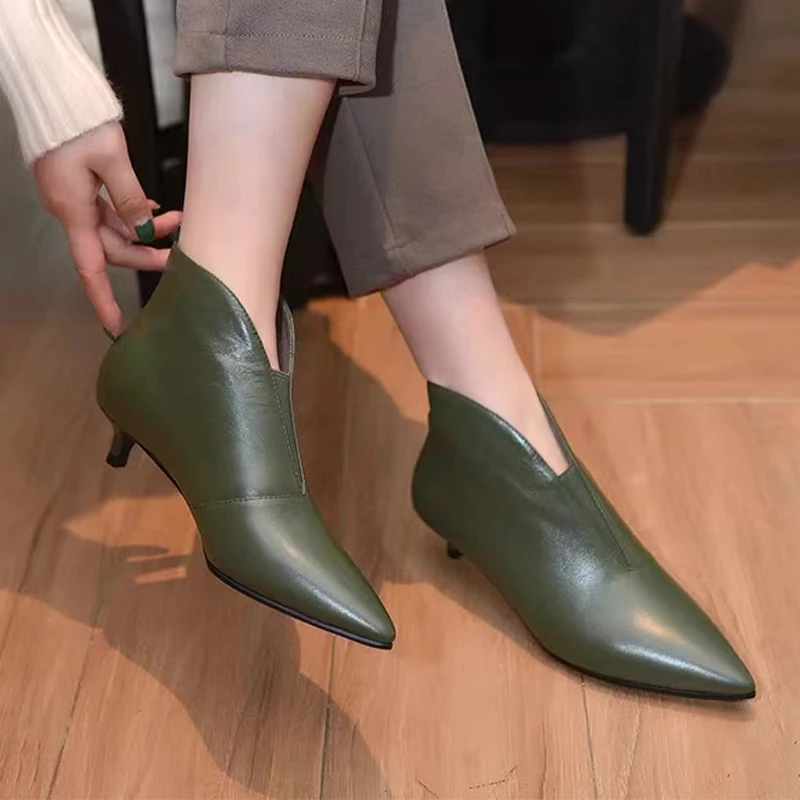Women Leather Ankle Boots Pointed Toe Elegant Heels Shoes Woman 2024 Trend Chelsea Boots Designer Winter New Mujer Snow Botas
Women Leather Ankle Boots Pointed Toe Elegant Heels Shoes Woman 2024 Trend Chelsea Boots Designer Winter New Mujer Snow Botas