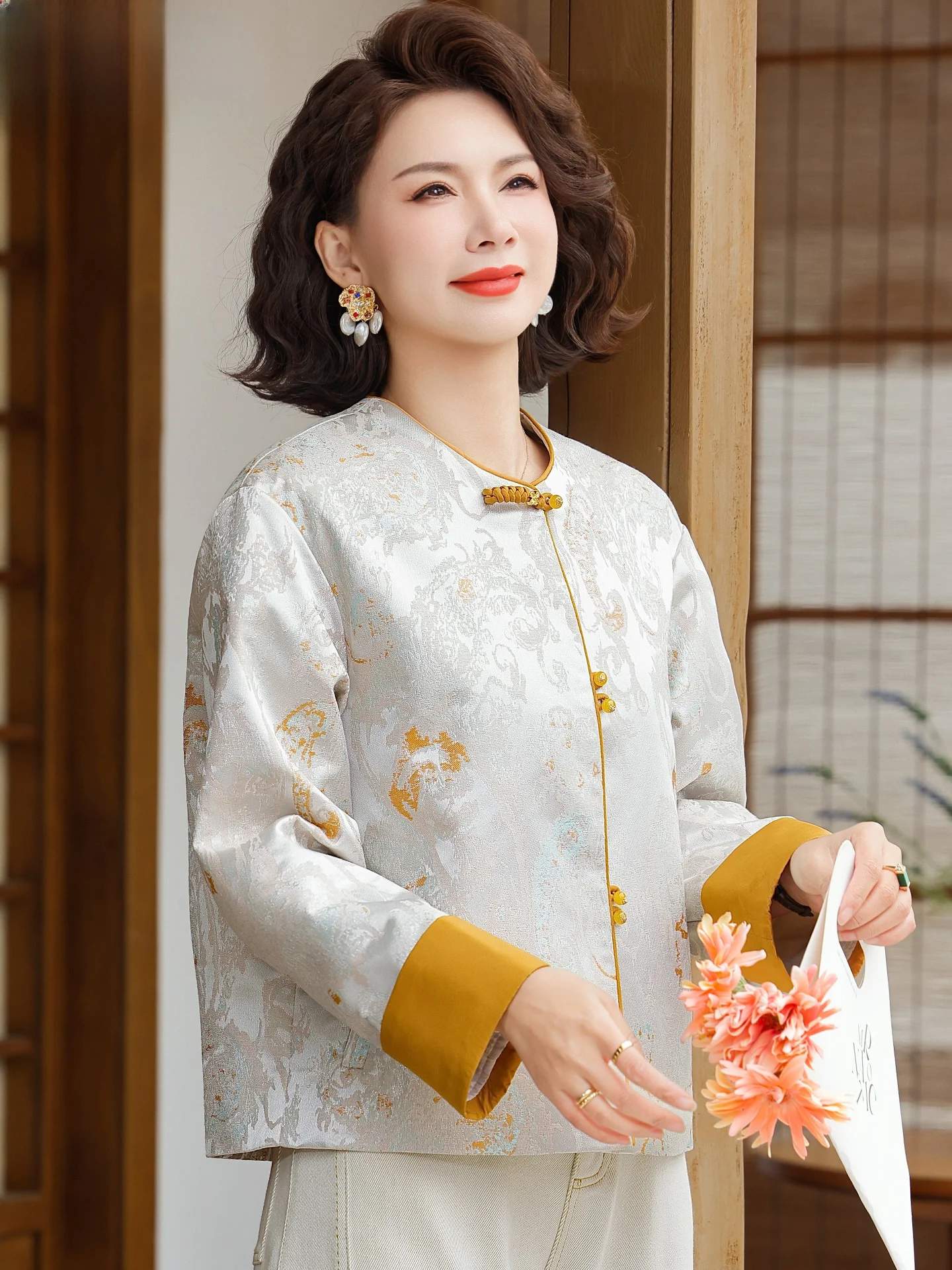Ele Spring Outerwear for Middle-Aged Women New Chinese Sle Coat Casual Floral Print ort Length Single Button
Ele Spring Outerwear for Middle-Aged Women New Chinese Sle Coat Casual Floral Print ort Length Single Button