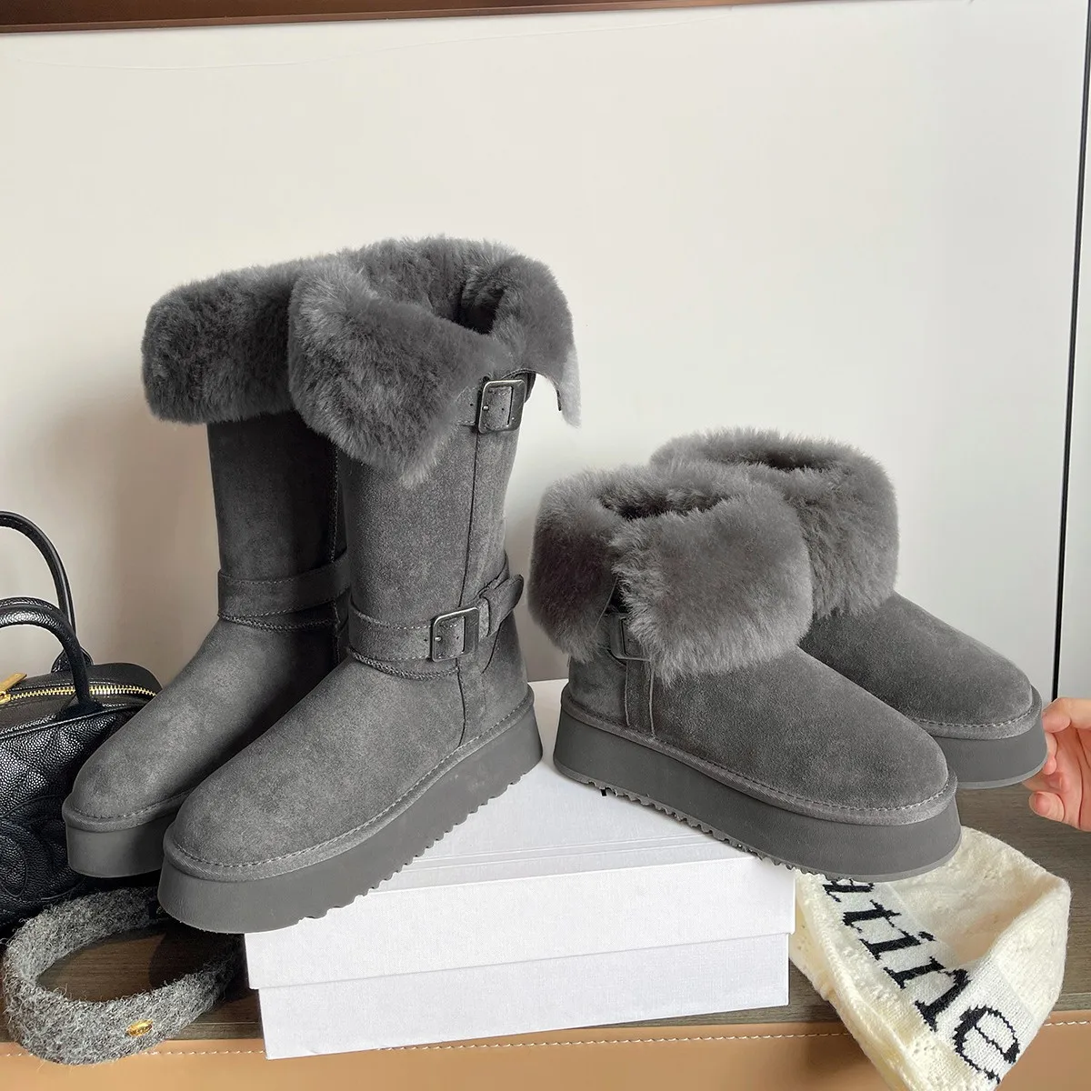 Женские зимние сапоги 2026: Новинка, теплые, на толстой подошве, с мехом, нескользящие, высокие, хлопковые сапоги
Женские зимние сапоги 2026: Новинка, теплые, на толстой подошве, с мехом, нескользящие, высокие, хлопковые сапоги