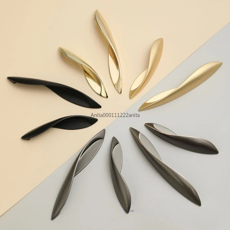 New Chinese cabinet handle simple light luxury cabinet drawer handle
New Chinese cabinet handle simple light luxury cabinet drawer handle