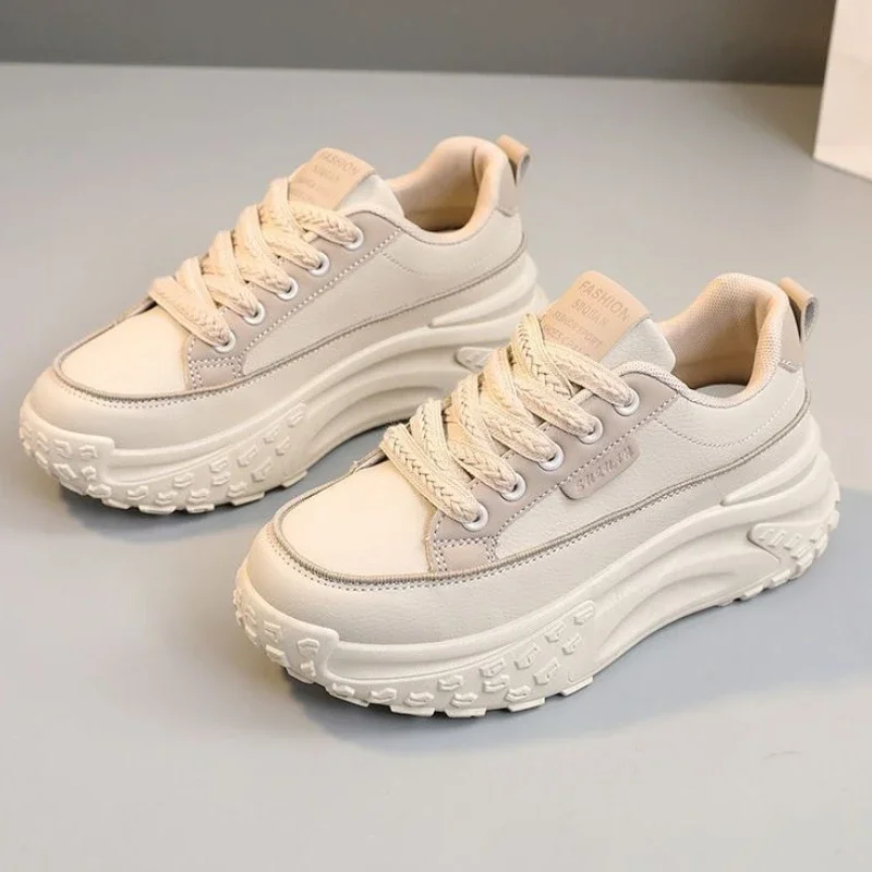 Thick Sole Dad Shoes For Women New Arrival Soft Leather Upper Height Increasing Running Casual Sneakers Versatile Hot Selling
Thick Sole Dad Shoes For Women New Arrival Soft Leather Upper Height Increasing Running Casual Sneakers Versatile Hot Selling