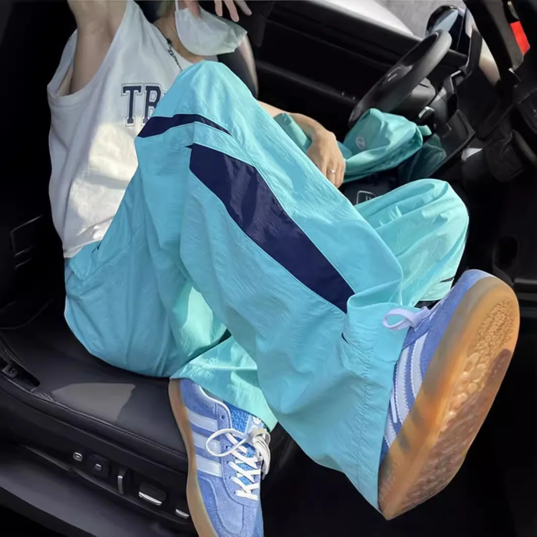 Y2k Emo Hip Hop Cargo Pants Summer Casual Sports Wide Leg Oversize Pants Grunge Baggy Parachute Pants Joggers Harajuku Trousers
Y2k Emo Hip Hop Cargo Pants Summer Casual Sports Wide Leg Oversize Pants Grunge Baggy Parachute Pants Joggers Harajuku Trousers
