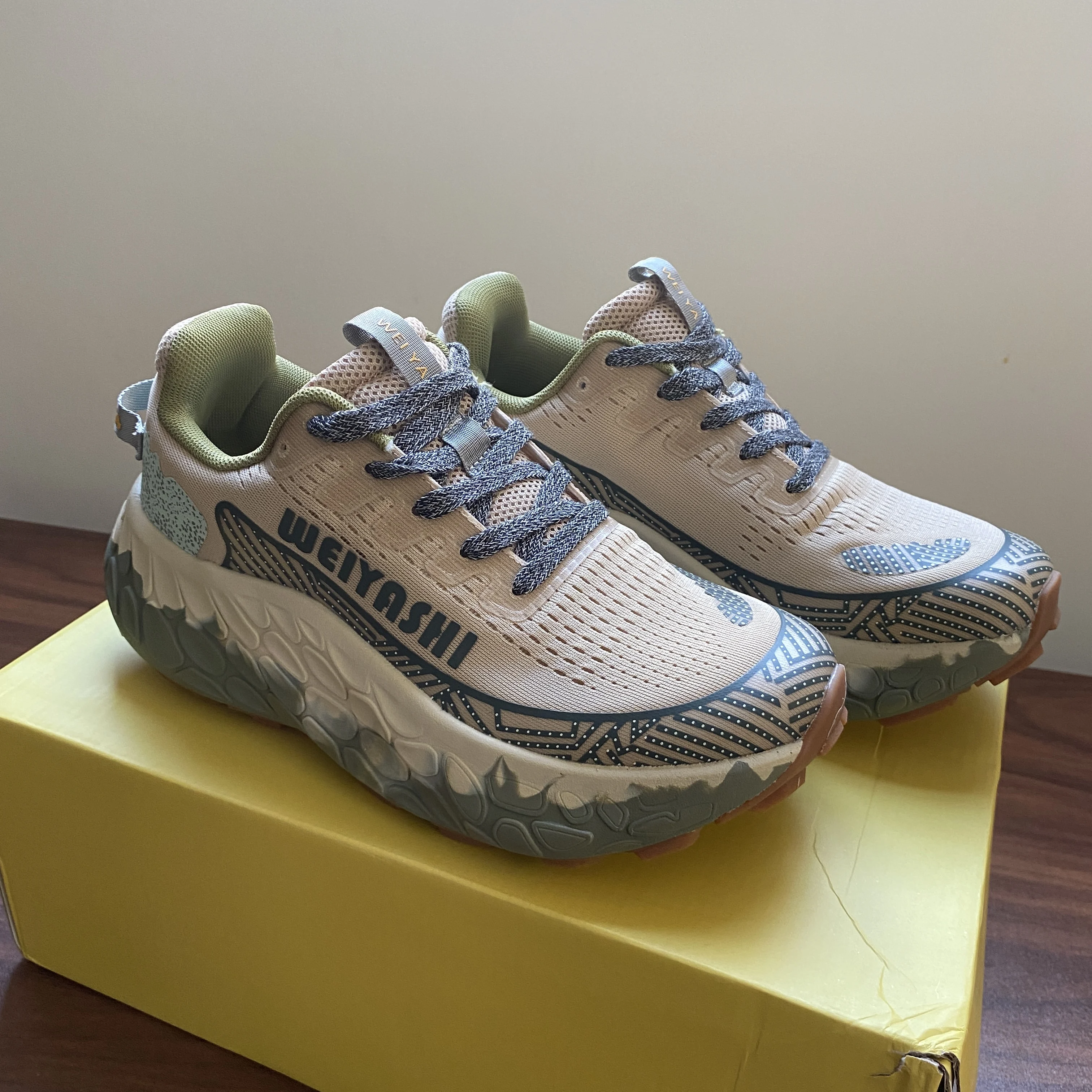 2025 Designer Brand Luxury Men's Walking Shoes Women's Sneakers Thick Bottom Hiking Women's Sneakers Flat Casual Sneakers
2025 Designer Brand Luxury Men's Walking Shoes Women's Sneakers Thick Bottom Hiking Women's Sneakers Flat Casual Sneakers