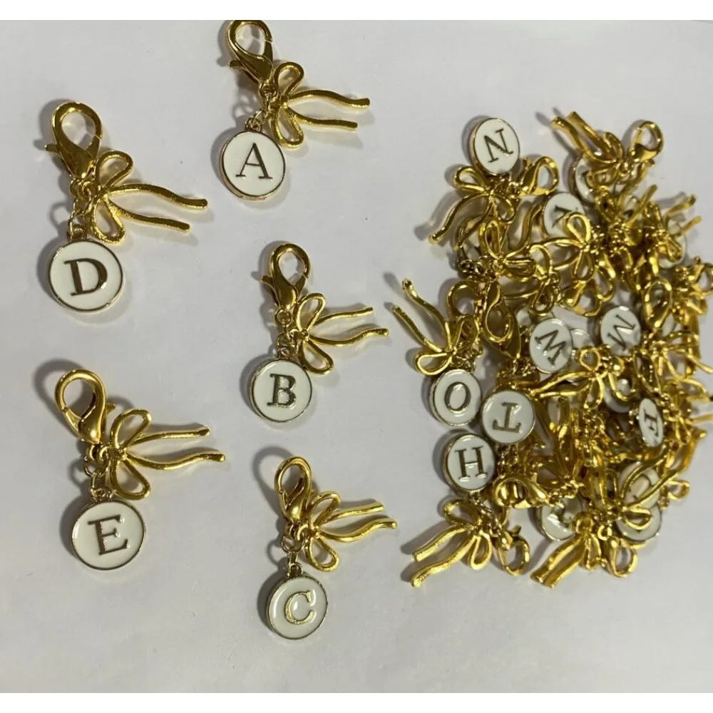 26Pcs Alloy Enamel Pendant Decorations with Alloy Lobster Claw Clasps Flat Round with Letter A~Z Bowknot White 37mm
26Pcs Alloy Enamel Pendant Decorations with Alloy Lobster Claw Clasps Flat Round with Letter A~Z Bowknot White 37mm