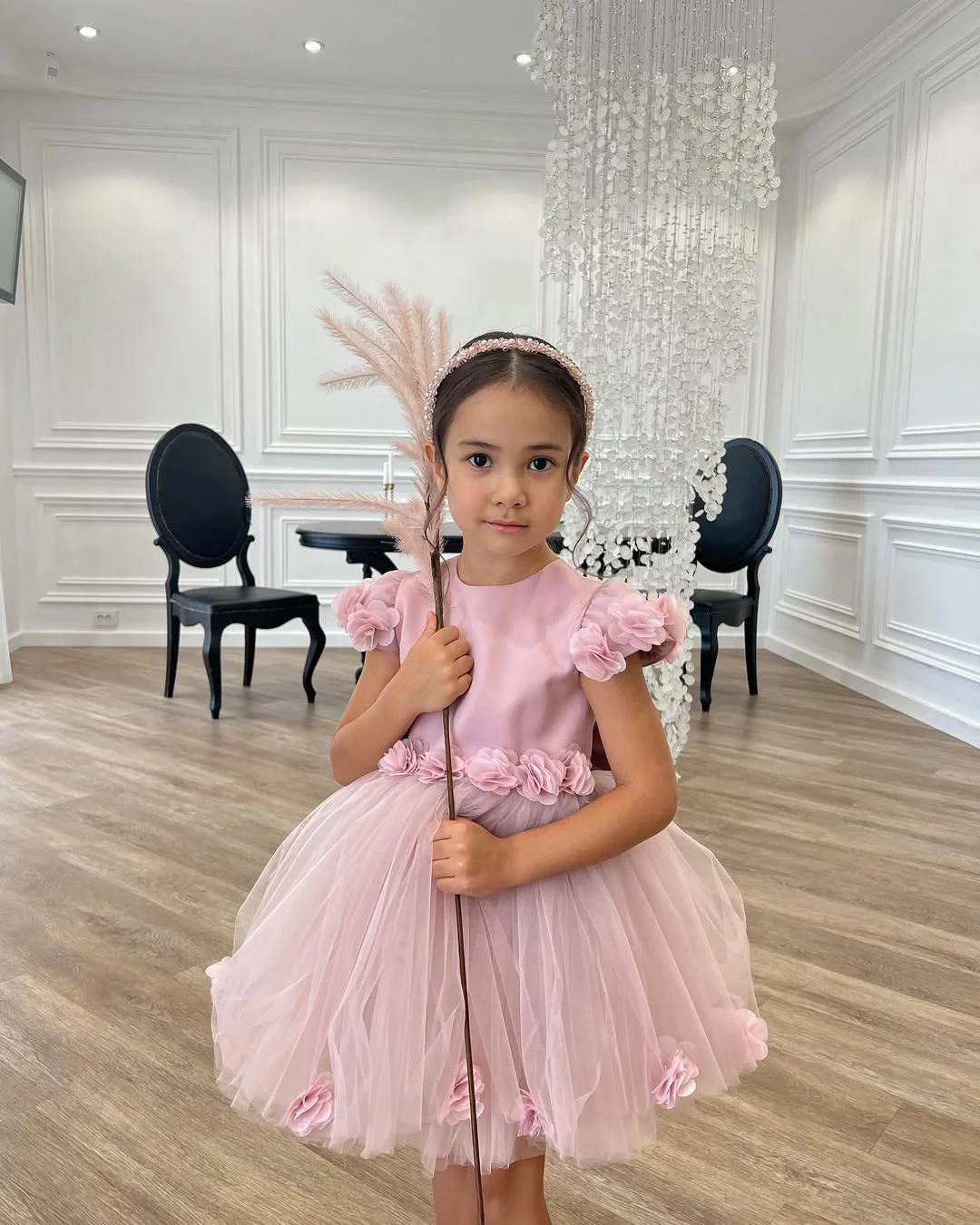 Princess Custom Flower Girl Dress For Wedding Short Sleeve with Bow Knee Lenght Kids Birthday Party First Communion Gown
Princess Custom Flower Girl Dress For Wedding Short Sleeve with Bow Knee Lenght Kids Birthday Party First Communion Gown