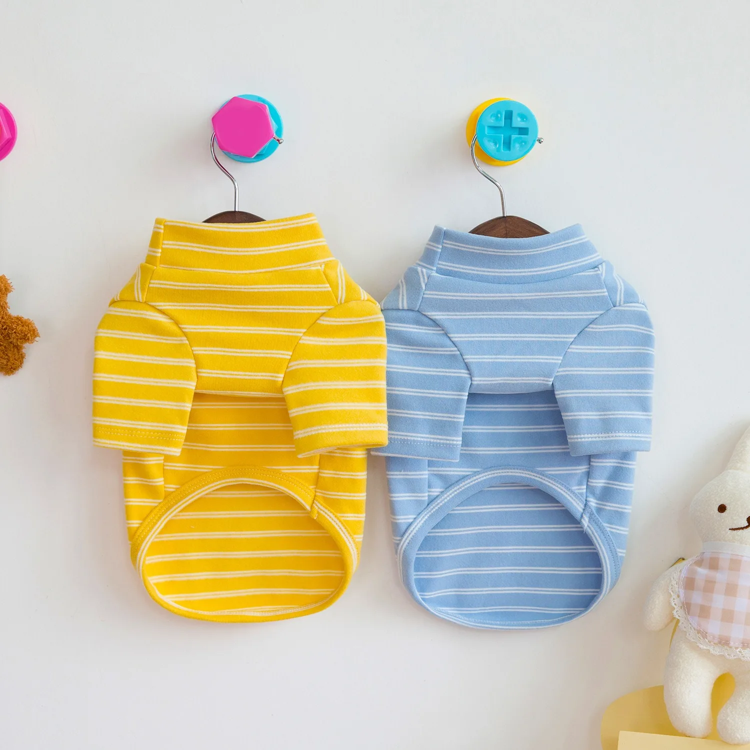 Pet High Neck Bottoming Shirt Cute Dog Clothes Teddy Striped Undershirt Small and Medium-sized Dog Winter Warm Clothes
Pet High Neck Bottoming Shirt Cute Dog Clothes Teddy Striped Undershirt Small and Medium-sized Dog Winter Warm Clothes