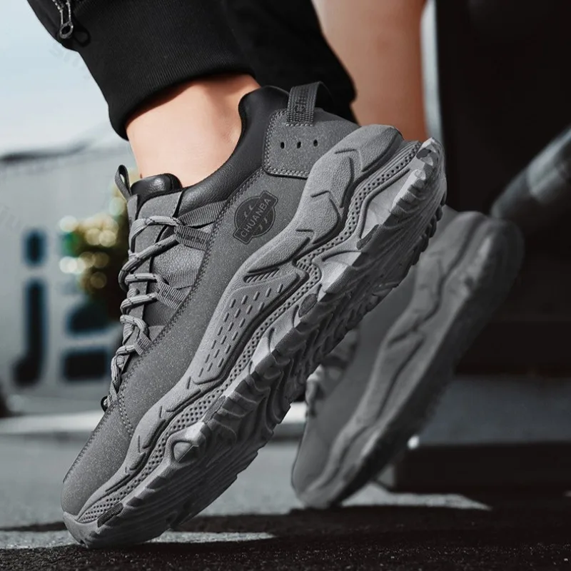 Винтажная мужская повседневная обувь, осенние новые нескользящие износостойкие походные туфли на шнуровке, удобные кроссовки на платформе, увеличивающие рост
Винтажная мужская повседневная обувь, осенние новые нескользящие износостойкие походные туфли на шнуровке, удобные кроссовки на платформе, увеличивающие рост