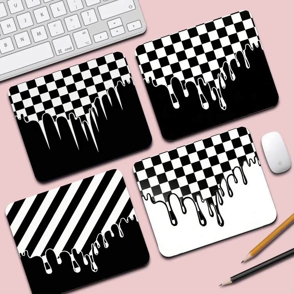 HYBXAXC Small Sized Anime Style Black and White Plaid Melting Pattern Mouse Pad Mini Computer Keyboard Wireless Boy Girl Gift
HYBXAXC Small Sized Anime Style Black and White Plaid Melting Pattern Mouse Pad Mini Computer Keyboard Wireless Boy Girl Gift