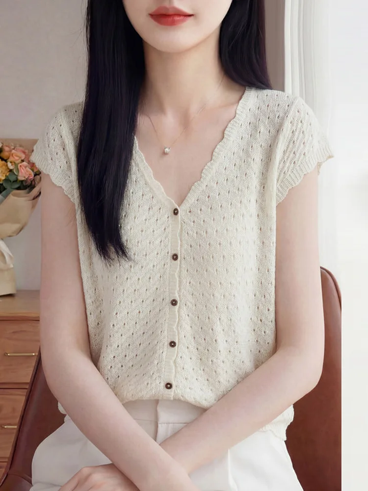 V-Neck Hollow out Knitted Cardigan Slimming Versatile Top Soft Sweet Fashion Small Shirt Casual Style Loose Fit Short Sleeve
V-Neck Hollow out Knitted Cardigan Slimming Versatile Top Soft Sweet Fashion Small Shirt Casual Style Loose Fit Short Sleeve