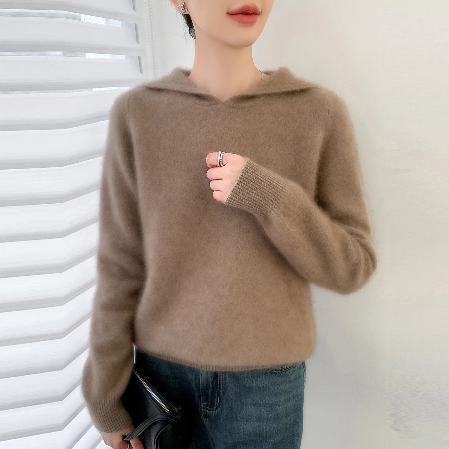 Новинка 2025 года, зимний свитер из 100% чистой шерсти, женский вязаный свитер с капюшоном, теплые женские кашемировые пуловеры, мягкие теплые топы 
Новинка 2025 года, зимний свитер из 100% чистой шерсти, женский вязаный свитер с капюшоном, теплые женские кашемировые пуловеры, мягкие теплые топы