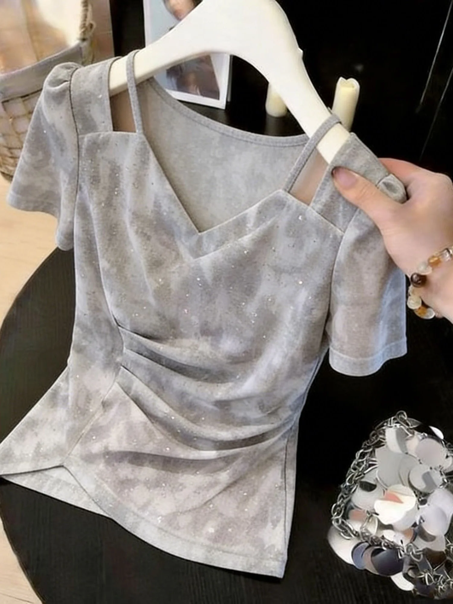 Summer 2026 Women's Design T-shirt V-neck Short Sleeve Tie-dye Diamond Lightweight Slimming Top Luxury Style Loose Fit Polyes...
Summer 2026 Women's Design T-shirt V-neck Short Sleeve Tie-dye Diamond Lightweight Slimming Top Luxury Style Loose Fit Polyes...