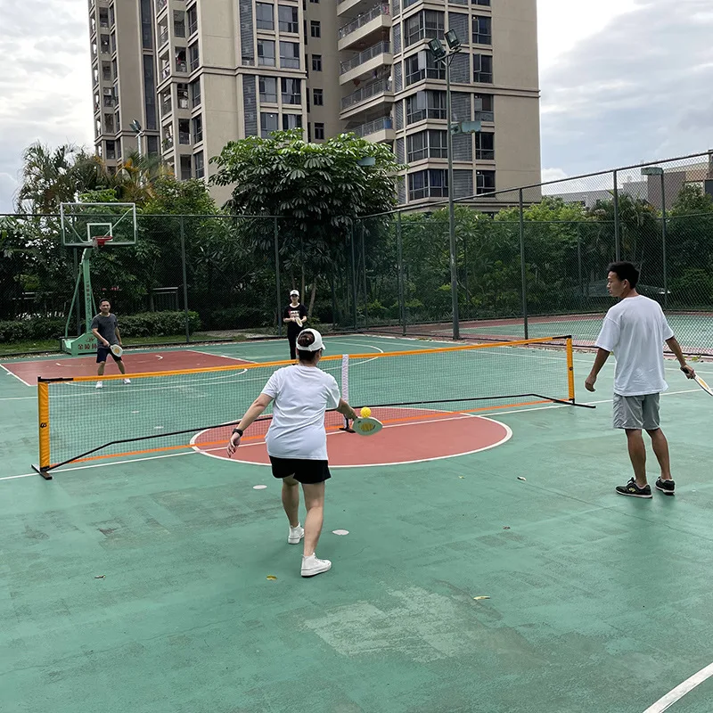 Portable ball net set, outdoor racket net combination, tennis rack.
Portable ball net set, outdoor racket net combination, tennis rack.